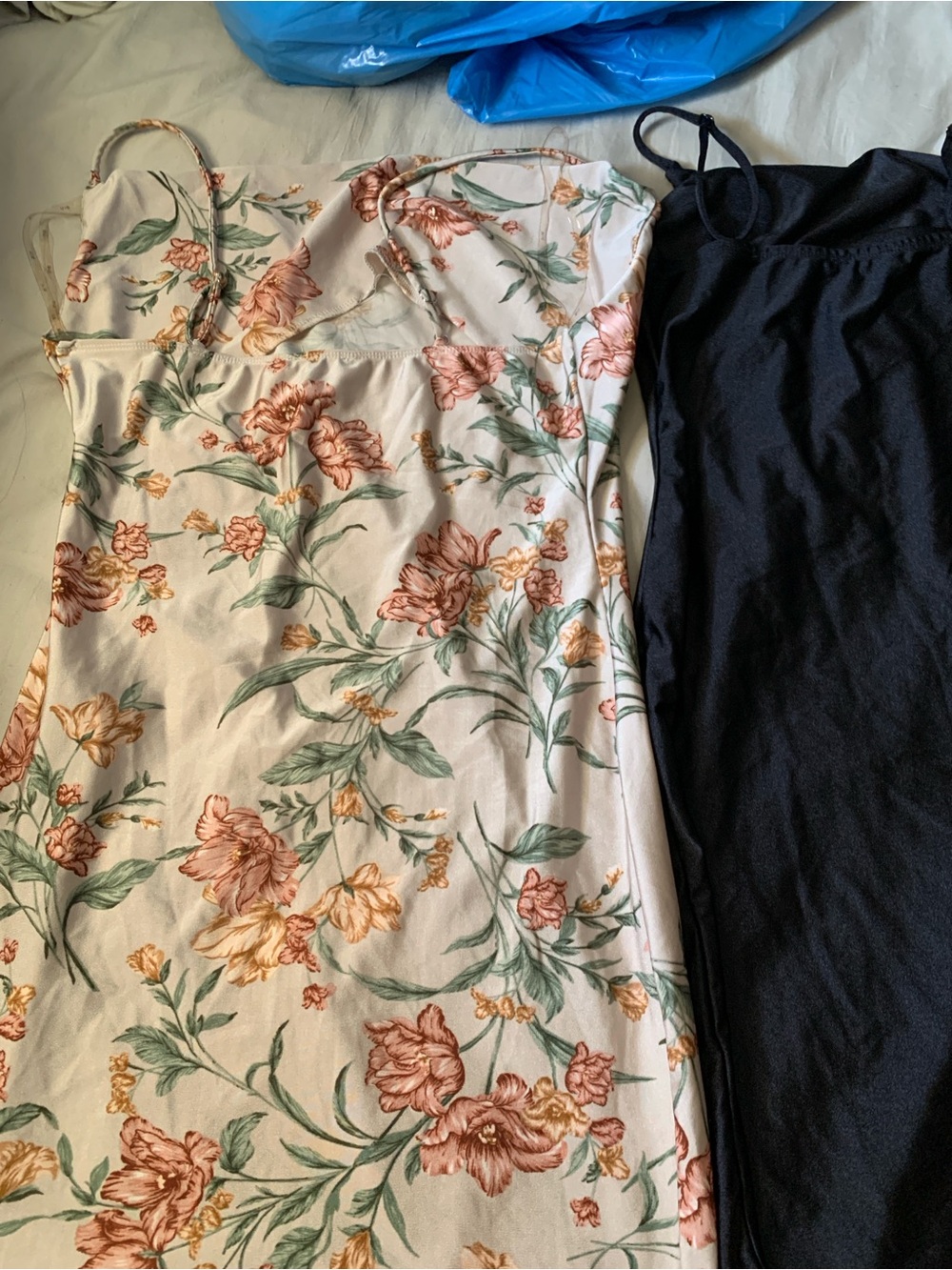 DRESS BUNDLE ‼️ - Picture 5 of 6